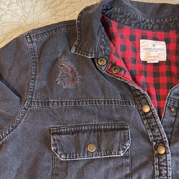 American Eagle Distressed Denim Jacket lined with Plaid Flannel Oversized Fit - Picture 8 of 14